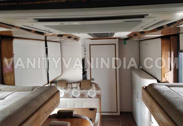 5 seater luxury caravan with toilet hire in delhi jaipur