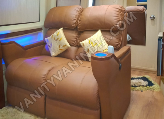 rent luxury caravan with toilet washroom sofa bed