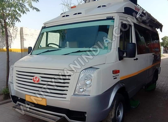 6 seater luxury caravan on rent in delhi