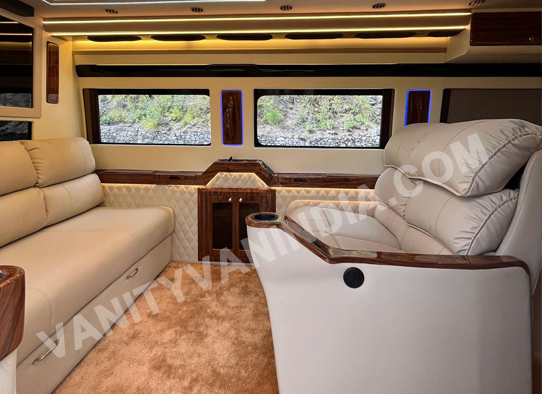 7 seater luxury caravan hire in delhi