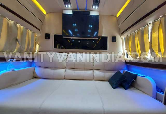 8 seater new caravan vanity van with toilet hire in delhi jaipur, 9 seater new imported vanity van jaipur delhi