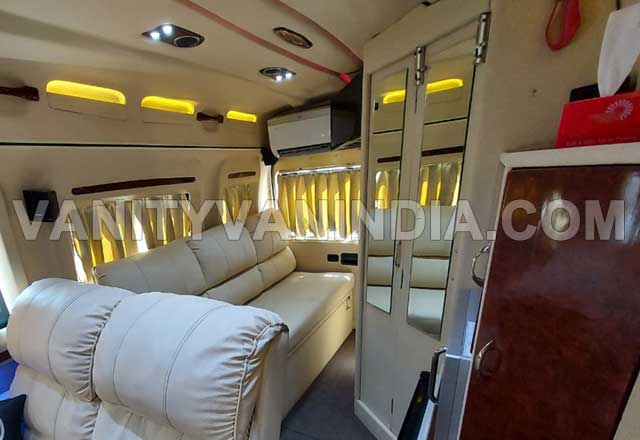 8 seater new vanity van caravan with toilet hire in delhi jaipur, 9 seater new vanity van hire jaipur delhi