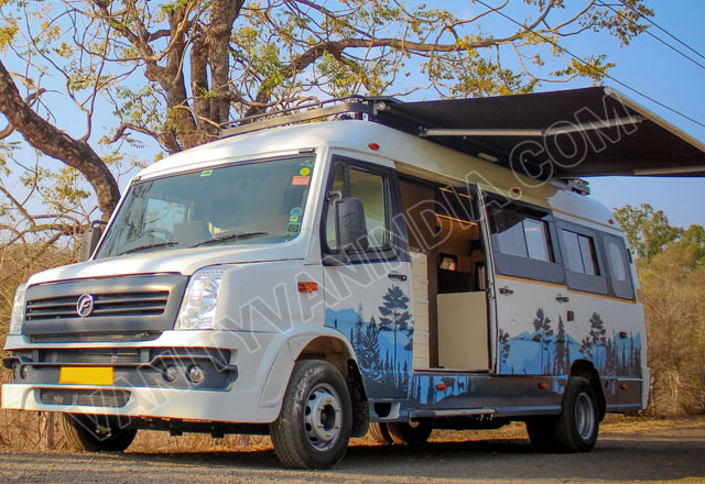 force traveller caravan hire in delhi