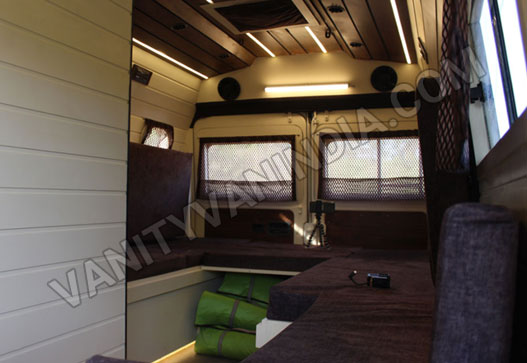 8 seater new vanity van caravan with toilet hire in delhi jaipur, 9 seater new vanity van hire jaipur delhi