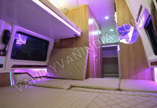 6 seater caravan vanity van with toilet hire in delhi jaipur