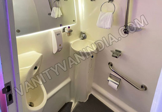 5 seater luxury caravan hire in delhi with toilet