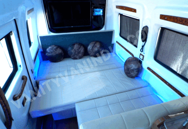 4 seater sleeping luxury caravan with toilet washroom kitchen sunroof hire