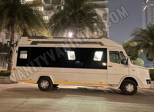 6 seater luxury caravan vanity van with toilet hire in delhi jaipur punjab