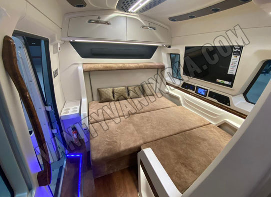 6 seater caravan vanity van with toilet hire in delhi jaipur