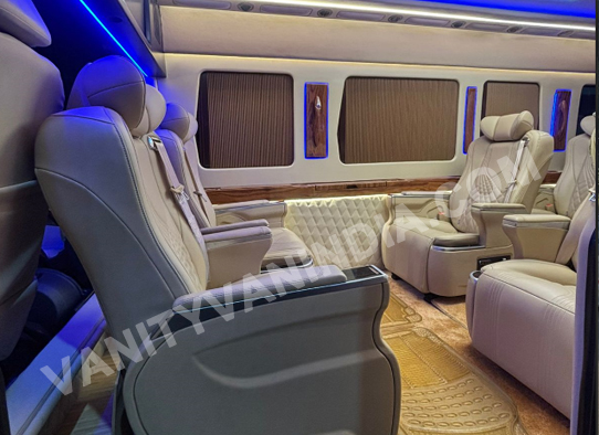 9+1 seater super force urbania van on rent in delhi